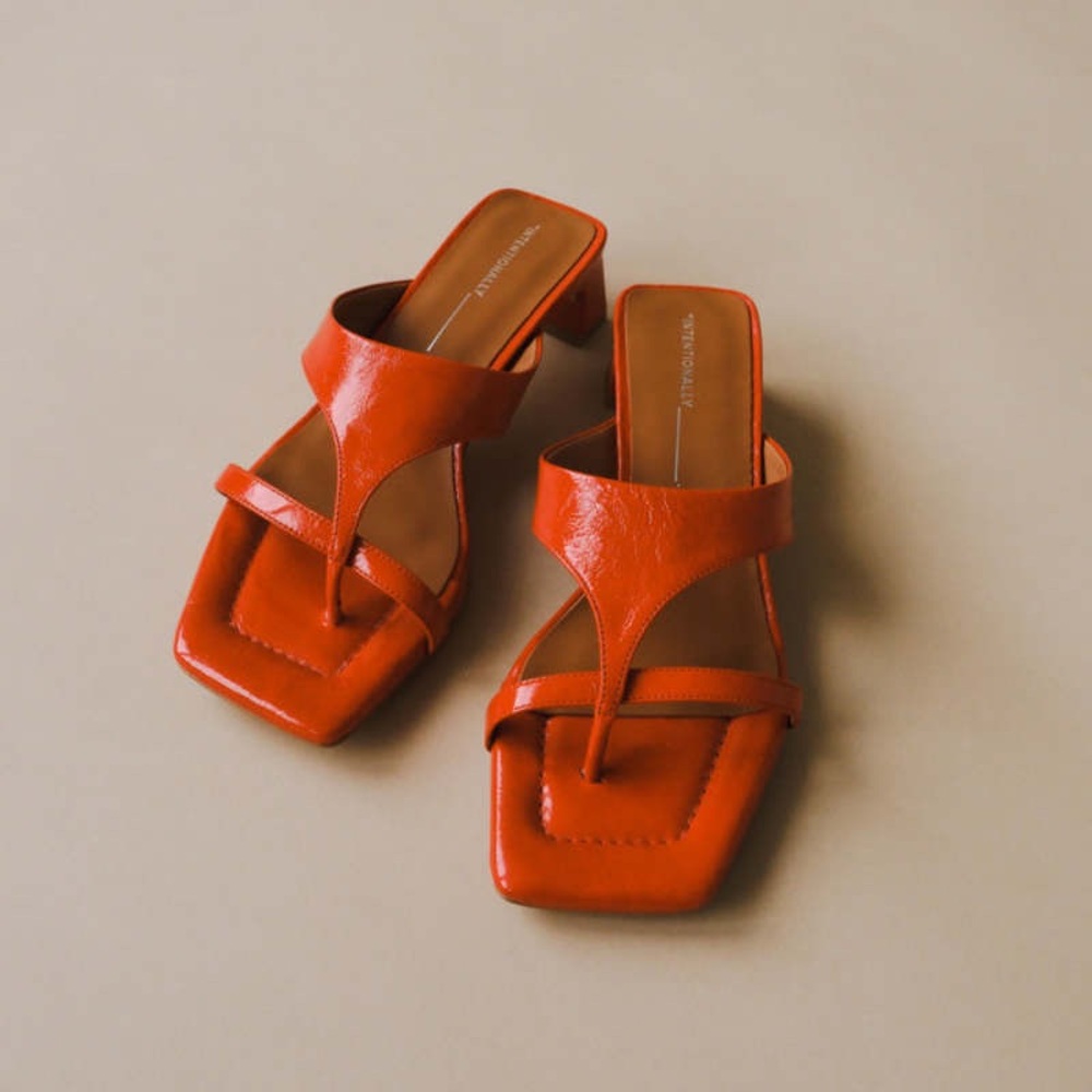 Intentionally Blank Heeled Flume Sandals
